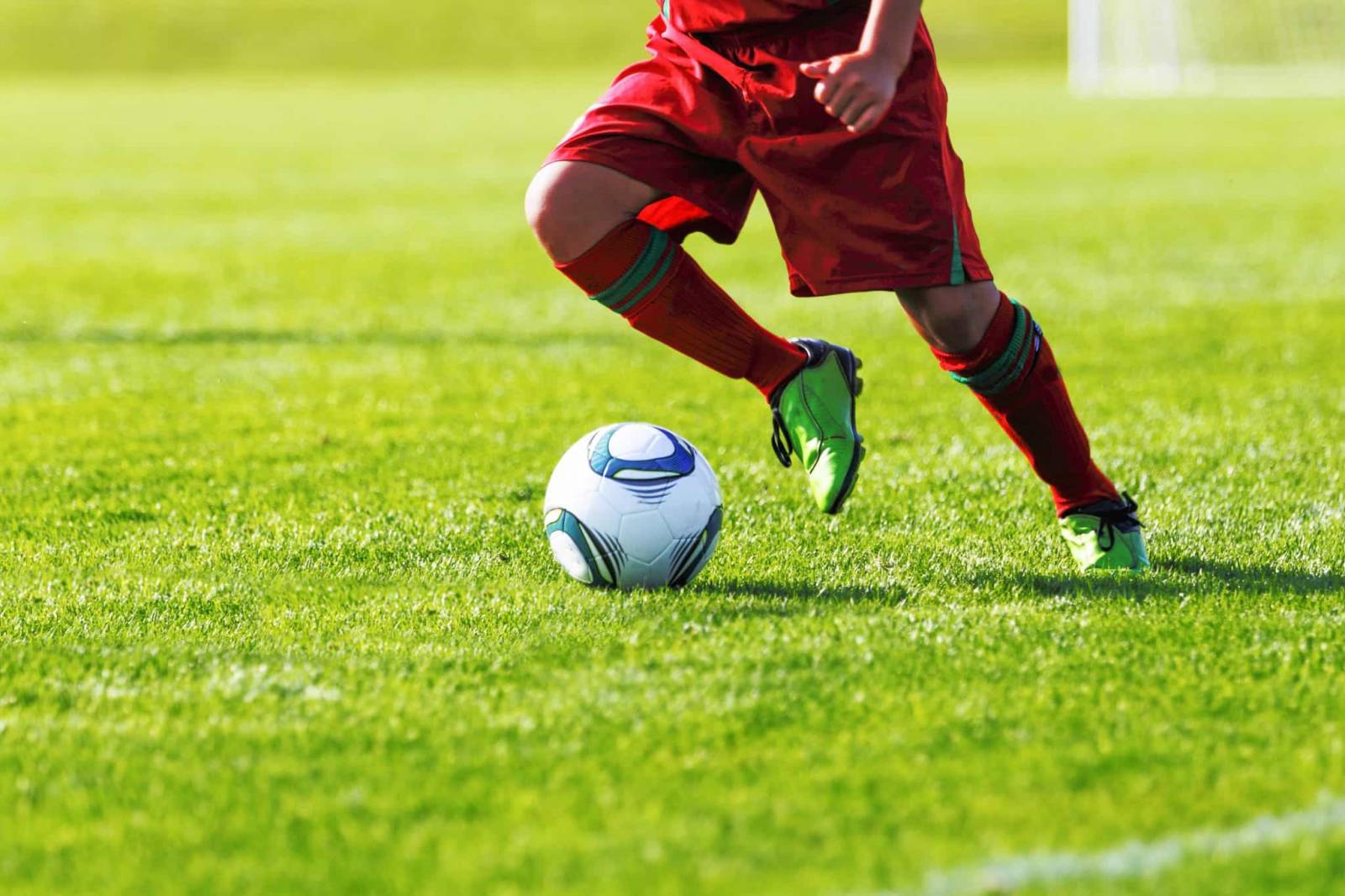 Stage de perfectionnement au foot pour enfant à Carnoux - Location de